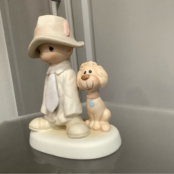 Adorable Figurine with Puppy Dogs - Picture 8 of 11